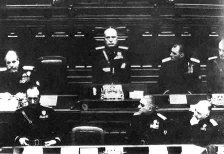 墨索里尼改组内阁,全部由法西斯份子组成