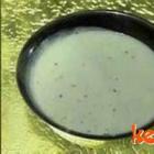 韭菜汁姜汁炖牛奶