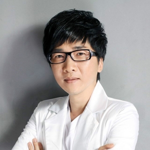 曾春年的英文名