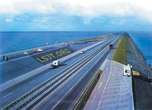 荷兰须德海水坝崩溃,造成洪水泛滥(转自:历史上的今天。com)